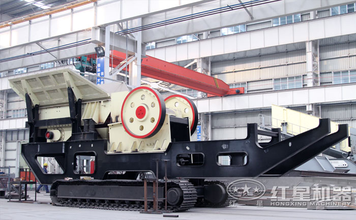履帶移動(dòng)式破碎機(jī)車(chē)間圖