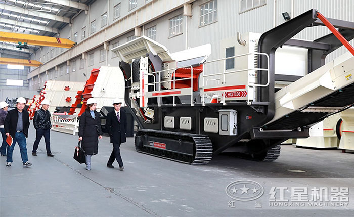 用戶來(lái)廠參觀試機(jī)