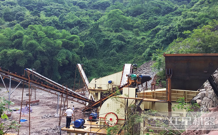 錘式破碎機客戶加工現(xiàn)場 錘式破碎機客戶加工現(xiàn)場