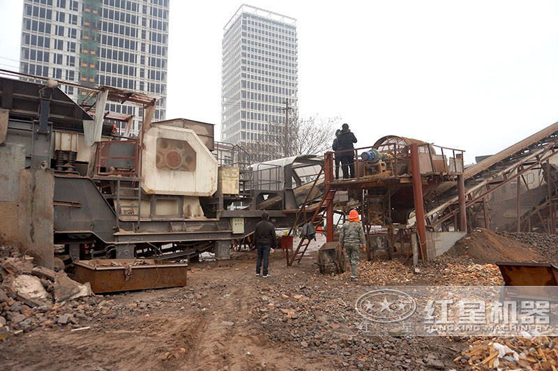 渣土及拆遷的建筑垃圾處理現(xiàn)場 渣土及拆遷的建筑垃圾處理現(xiàn)場